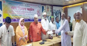 রংপুরের পীরগঞ্জে প্রধানমন্ত্রীর ত্রাণ তহবিলের চেক বিতরণ